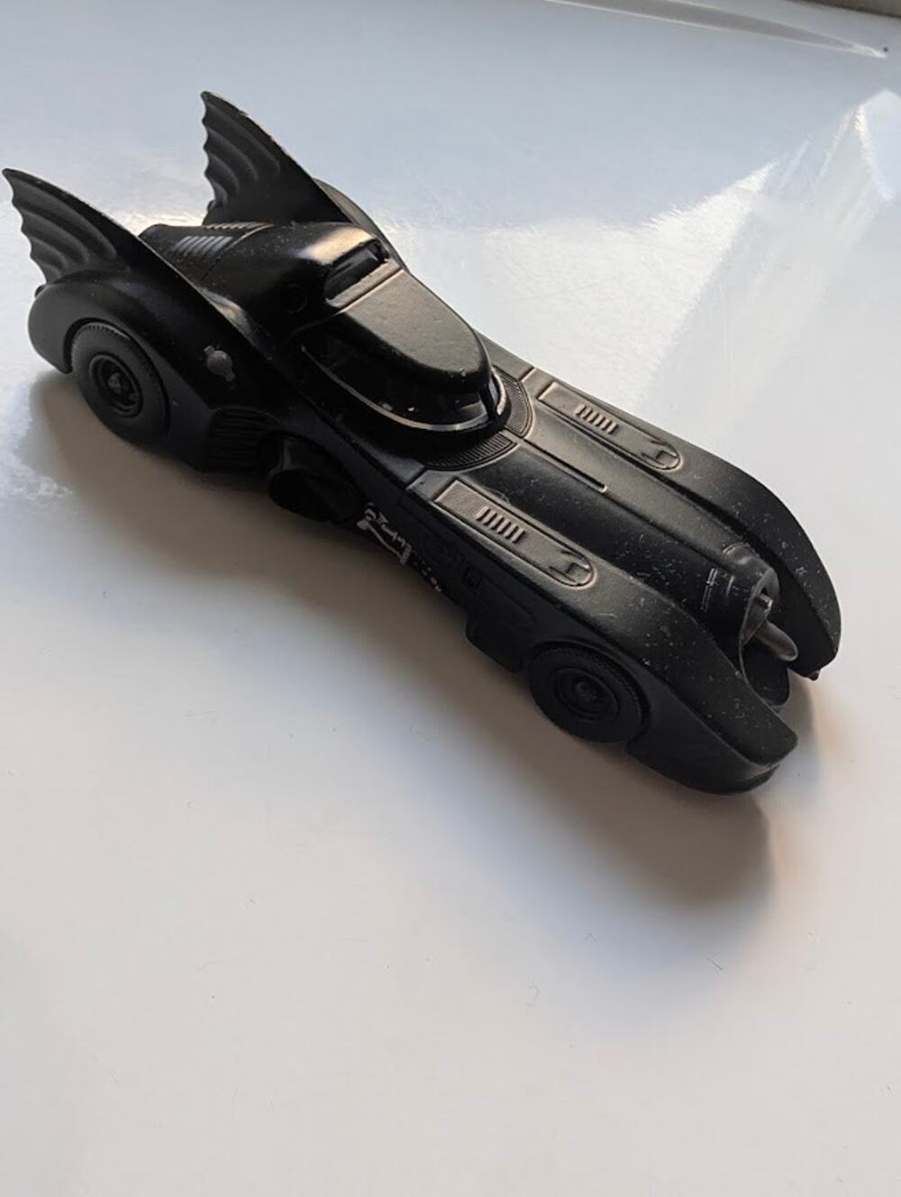 Jada Batman 1989 Batmobile 1:32 Diecast Black DC Comics 98226 Loose Car